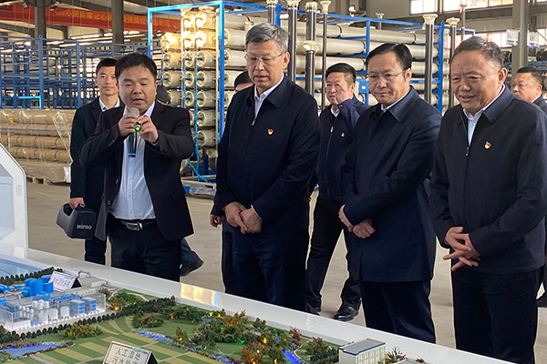 赤峰市黨政考察團蒞臨遼寧一諾環境產業集團有限公司進行參觀考察